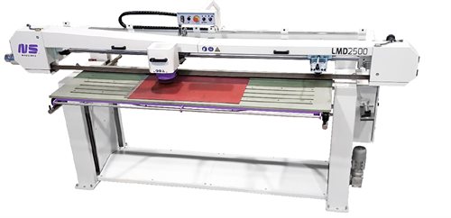 N004 - The LMD2500 is a long belt machine with a flexible abrasive belt that enables flat surface finishing