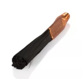 P07848 - Carbonfibre brush - Premuim - tapered / konisk fitting Kulfiberbørste af høj kvalitet med 30 % flere børster for en meget lang levetid. Kobberfatningen med det koniske M6-gevind passer til alle WELDBrush